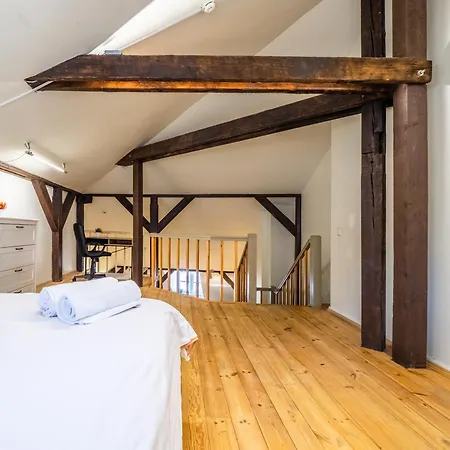 Apartment Old Heart Loft, 4 Sleeps Riga
