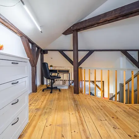 Old Heart Loft, 4 Sleeps Apartment *