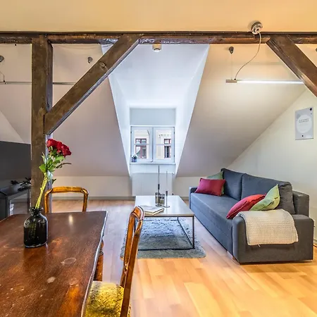 Apartment Old Heart Loft, 4 Sleeps Riga